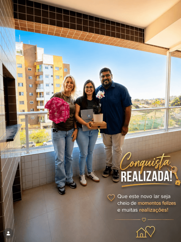 Clientes celebrando a conquista do apartamento