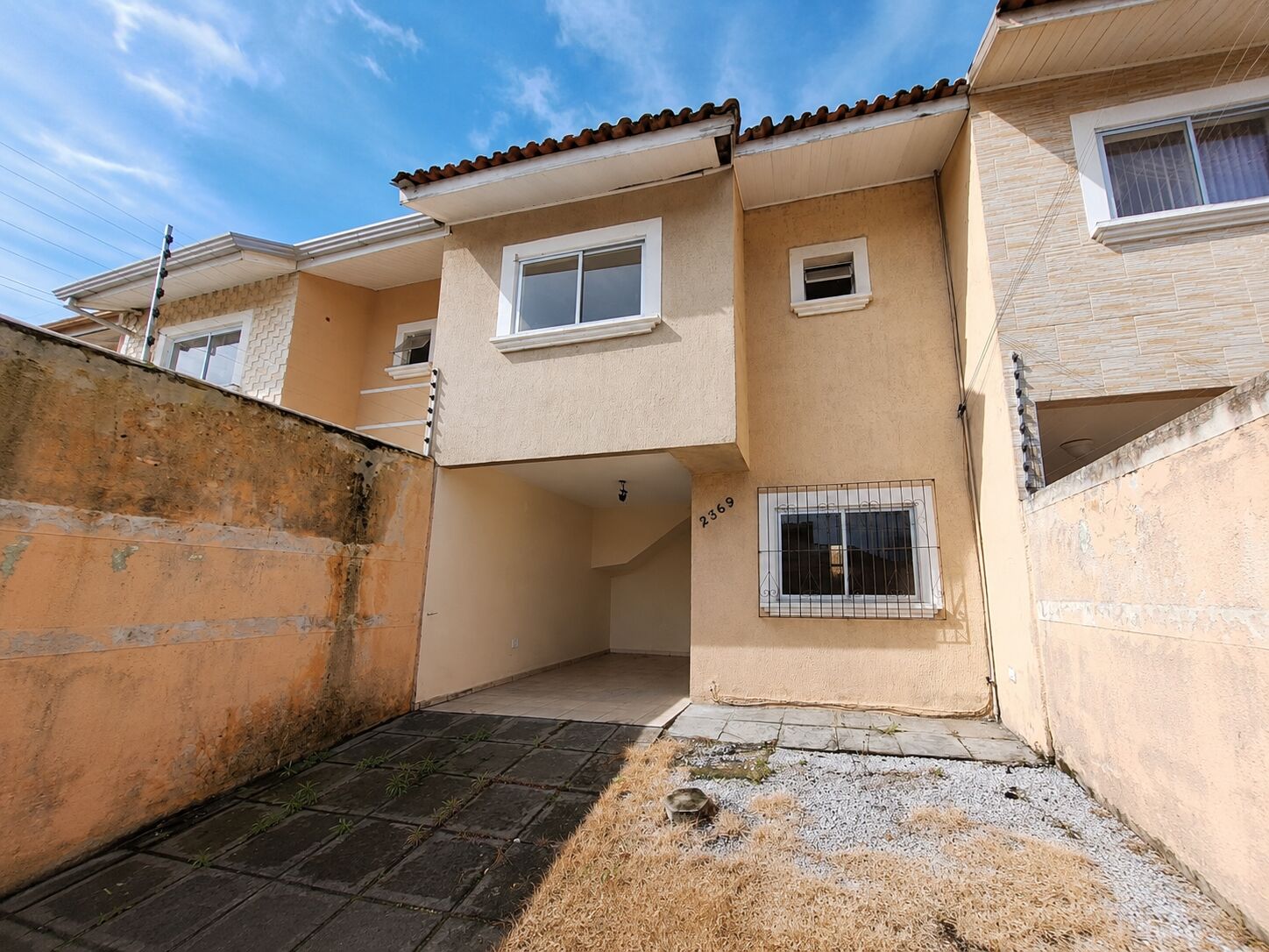 Sobrado Financiável na Vila Paranaguá em Paranaguá